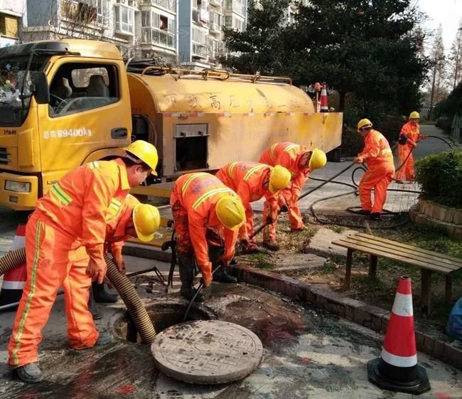 白茅湖农场市政管道清淤